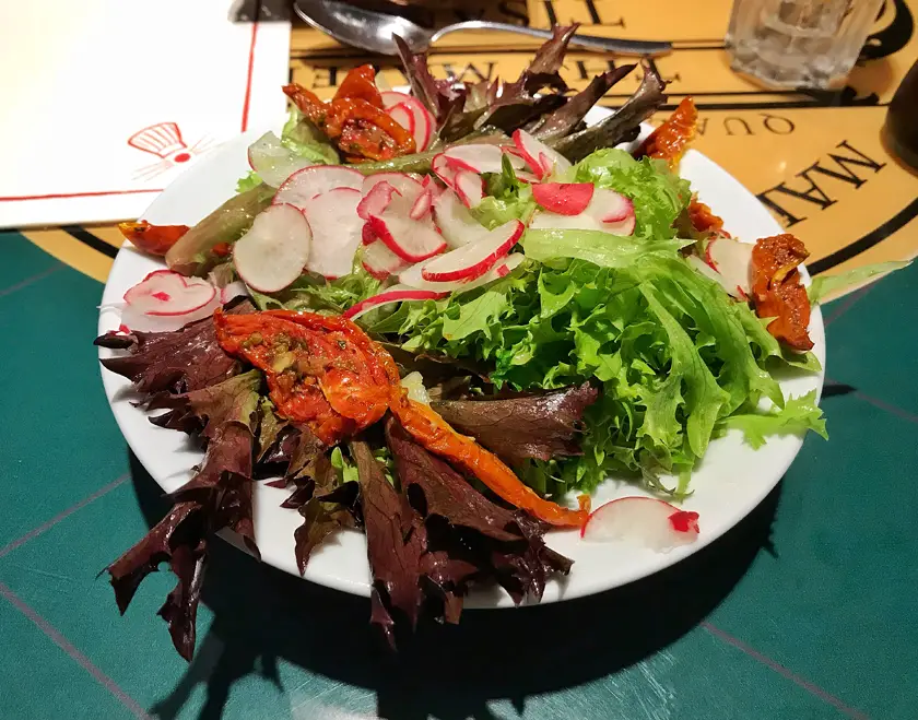 dinner option, inside bistrot chez remy, starter, green salad, ratatouille land, how to eat vegan at disneyland paris