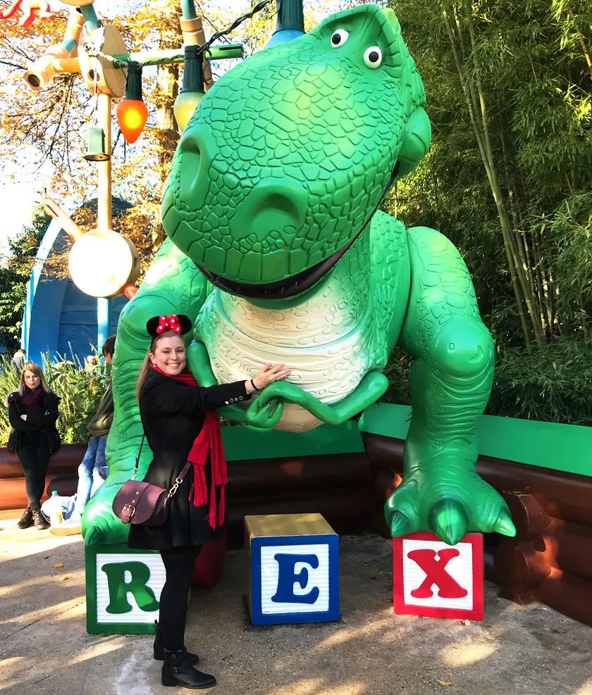 Mel from Footsteps on the Globe hugging Rex from Toy Story in Toy Story Land in Disneyland Paris, Reasons to go to Disneyland Paris