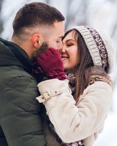 Top 5 SUPER ROMANTIC Christmas getaways for couples! [2023]