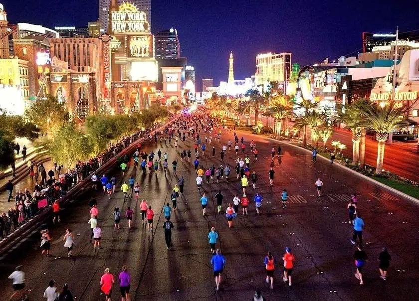 Las Vegas runners next to the strip