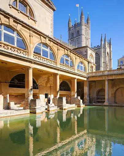 Is Bath worth visiting? Top 10 reasons to visit historic Bath!
