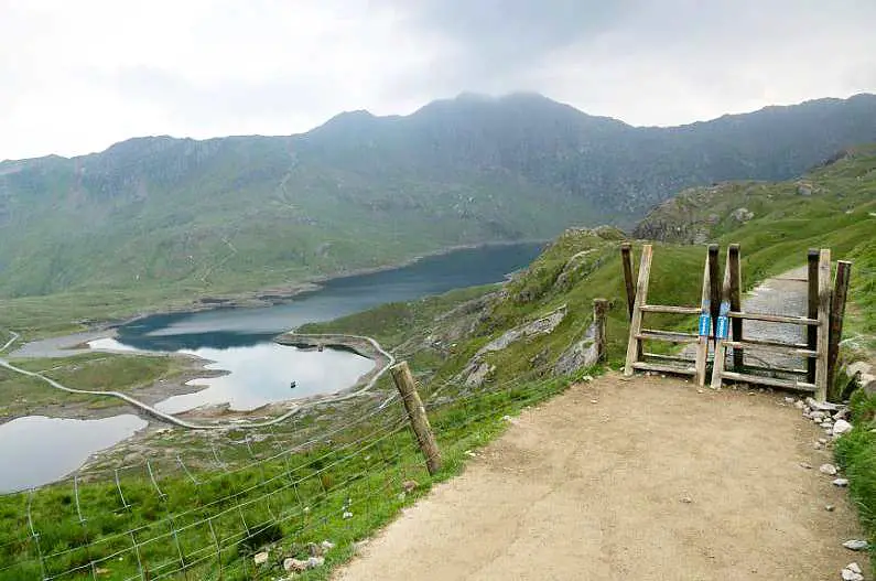 Start of the Miner's Track to Snowdon with the fence and lakes in the background