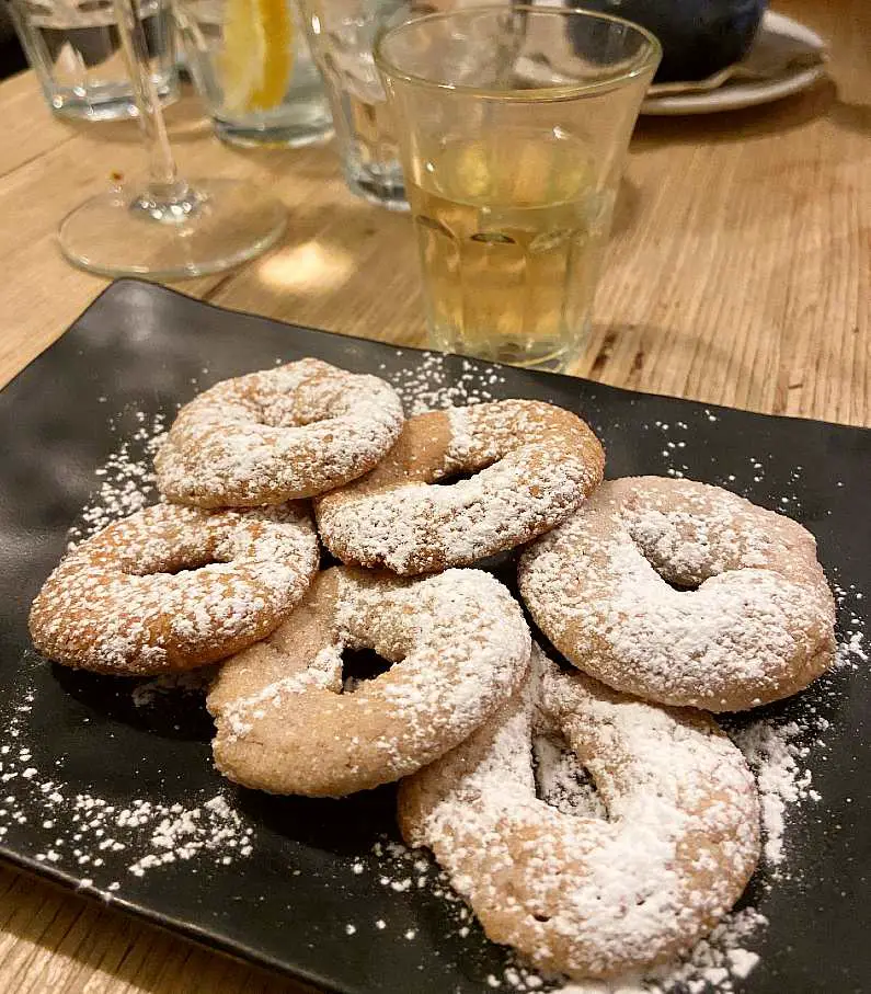 Italian donut shaped biscuits with powdered sugar