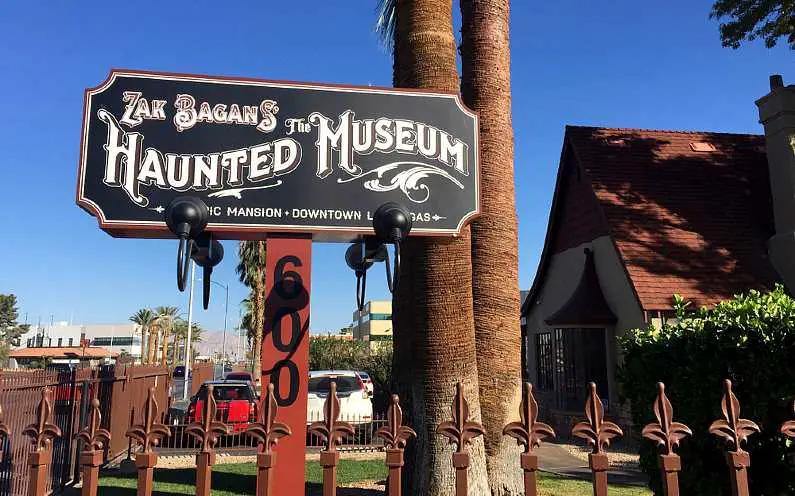 Black sign that reads: "Zak Bagans' The Haunted Museum" 