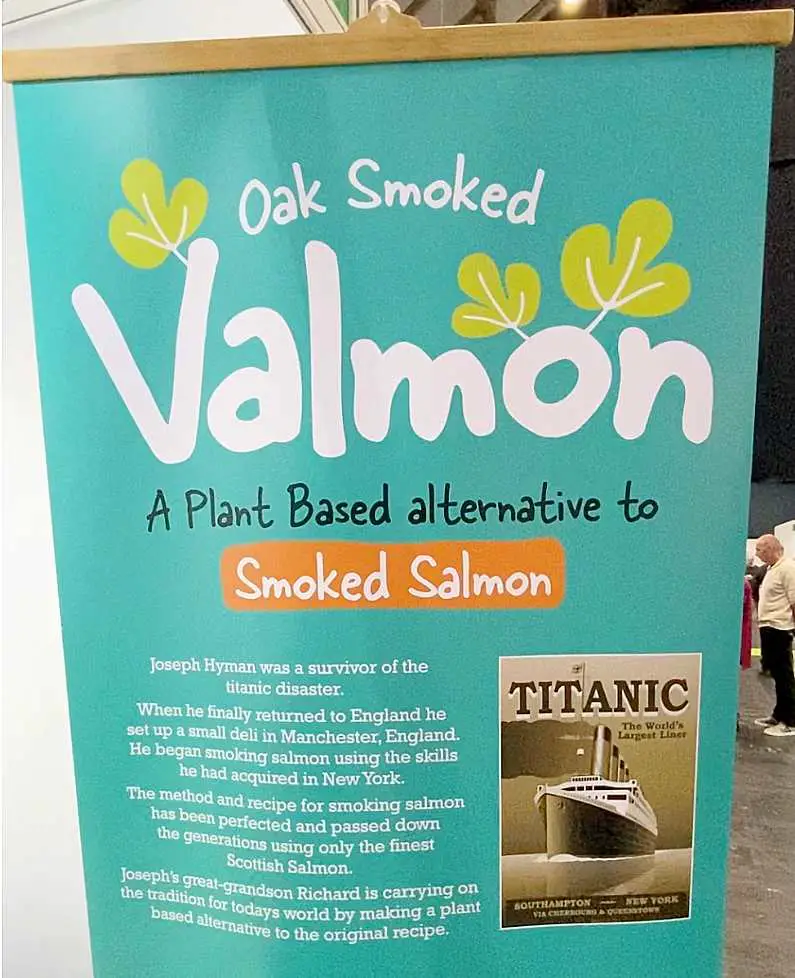 Valmon pull up banner - a smoked plant-based alternative to smoked salmon