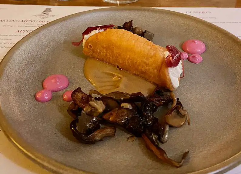 Cannolo, almond, ricotta, truffle, caramelised red onions and sauted wild mushrooms