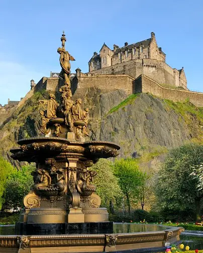 Is Edinburgh worth visiting? Top 10 reasons to visit fun-filled Edinburgh!